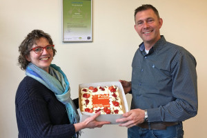 PvdA brengt rode taart bij Green Waste